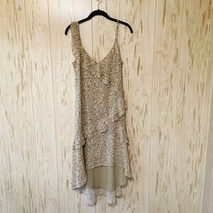 NEW Wayf Ditsy Floral Midi Dress Size M Sage Green Ruffles Tiered